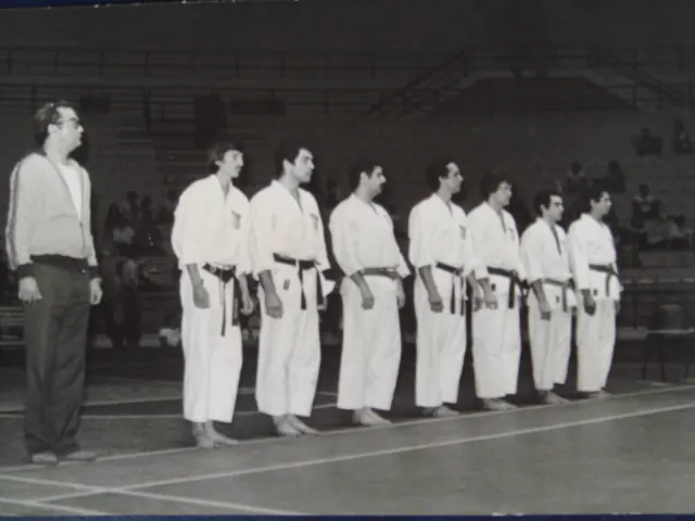 Equipe paulista perfilada no Campeonato Brasileiro de Karatê de 1978